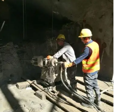 洛隆水下抗分散灌浆料特点 水下不分散注浆料介绍